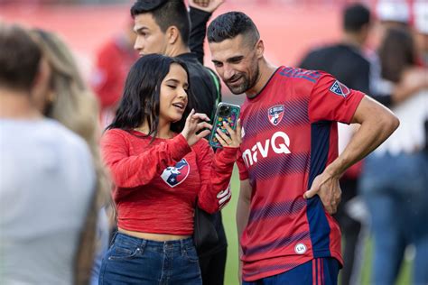 How did Becky G respond to Sebastian Lletget’s cheating。